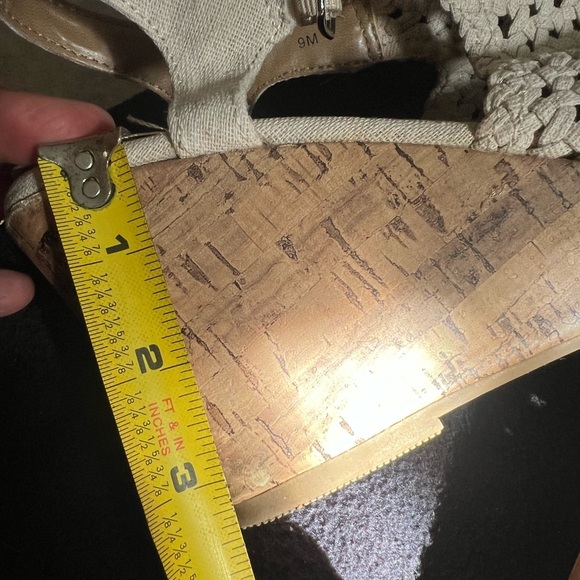 Shoes size 9M - Picture 5 of 15